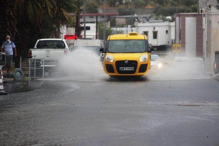Bodrum’da sokaklar göle döndü G5