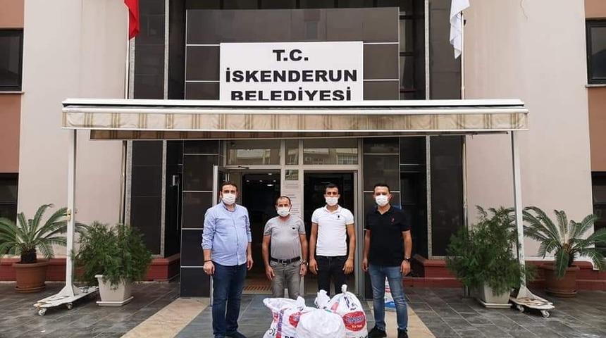 Tunceli&rsquo;den topladığı meşe palamutlarını  İskenderun&rsquo;a g&ouml;t&uuml;rd&uuml;
