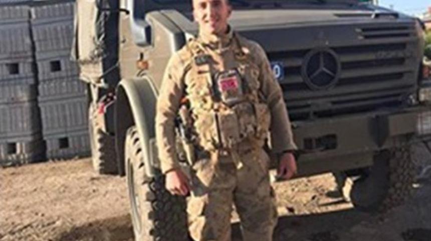 İki otomobil &ccedil;arpıştı: 2 &ouml;l&uuml;