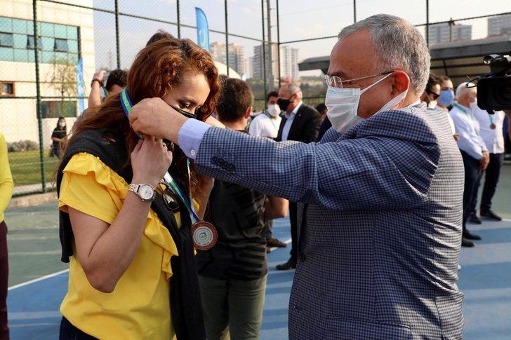 Ordu’da tenis şampiyonları ödüllerini aldı G1