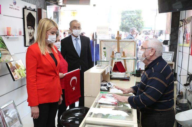 Merkezefendi Belediyesinden esnaf ve vatandaşa Türk bayrağı G2