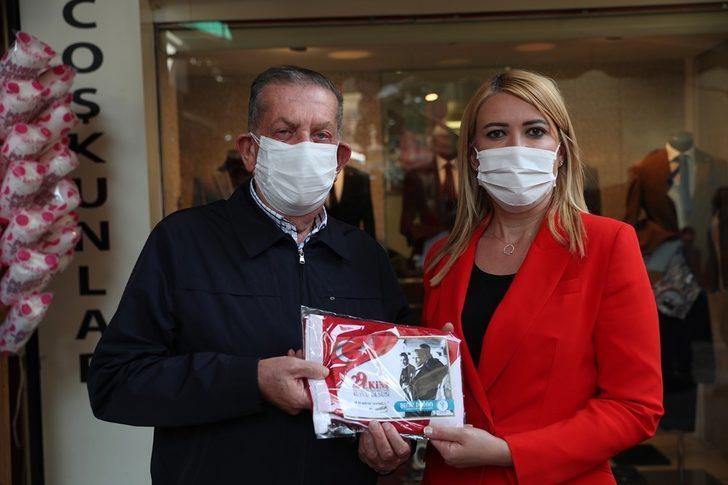 Merkezefendi Belediyesinden esnaf ve vatandaşa Türk bayrağı G3