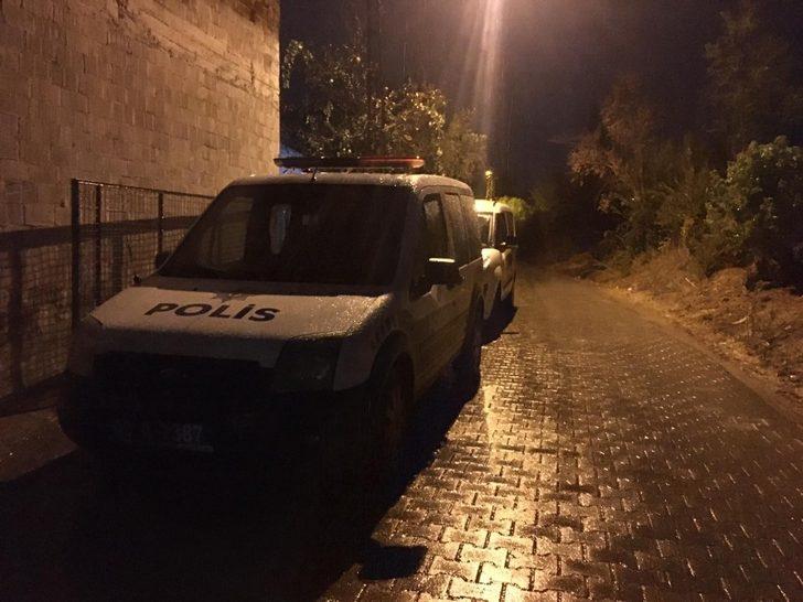 Traktör ile demir kapı arasına sıkışan çiftçi hayatını kaybetti G3