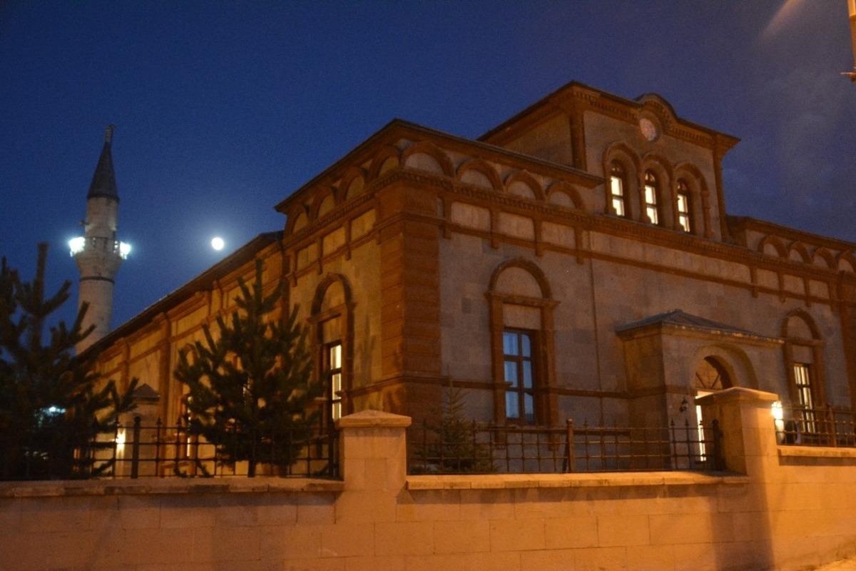 Sarıkamış&rsquo;ta Mevlid Kandili ihya edildi