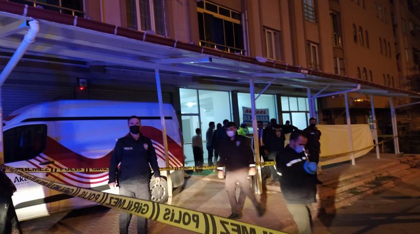 Konya'da polis memuru dehşet sa&ccedil;tı! Beylik tabancasıyla komşusuna kurşun yağdırdı