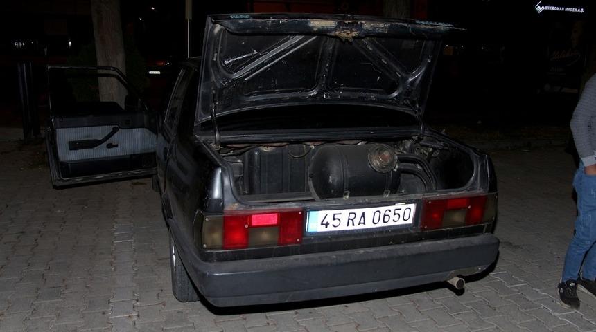 &Ccedil;aldığı otomobille yakalanan hırsız tutuklandı