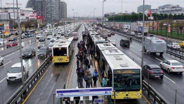 29 Ekim'de istanbulda toplu taşıma araçları ücretsiz