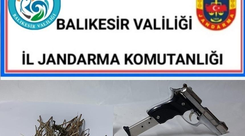 İvrindi&rsquo;de uyuşturucu ve silah operasyonu