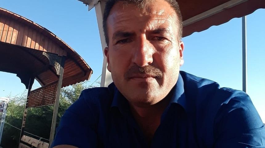 Elektrik direğine &ccedil;arpan otomobil s&uuml;r&uuml;c&uuml;s&uuml; hayatını kaybetti