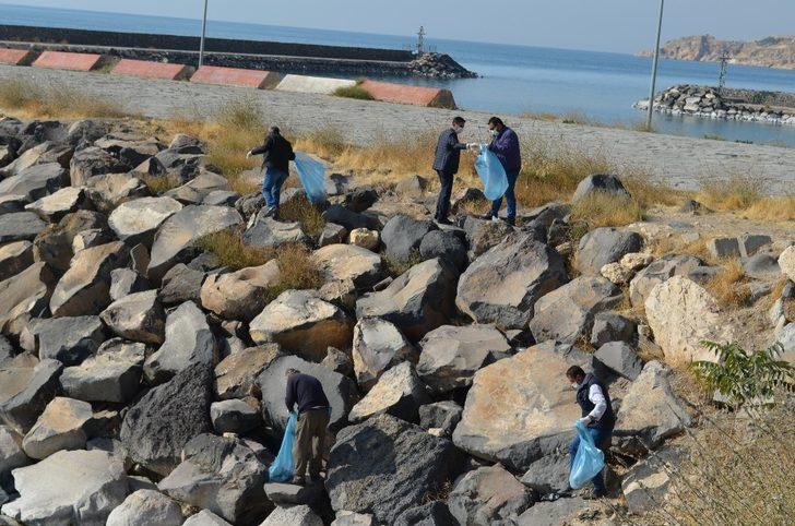 Van Gölü sahilinde temizlik çalışması G3