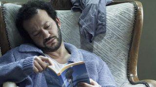 'Rıza evde belgesel izliyor'