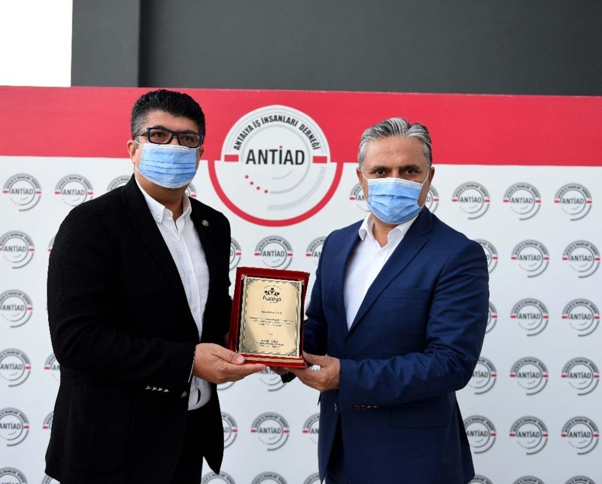 Uysal&rsquo;dan iş insanlarına teşekk&uuml;r