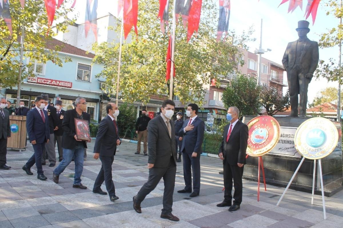 Manyas&rsquo;te Cumhuriyet Bayramı t&ouml;renleri yapıldı