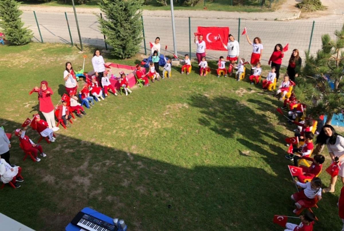 &Ccedil;ocukların Cumhuriyet coşkusu