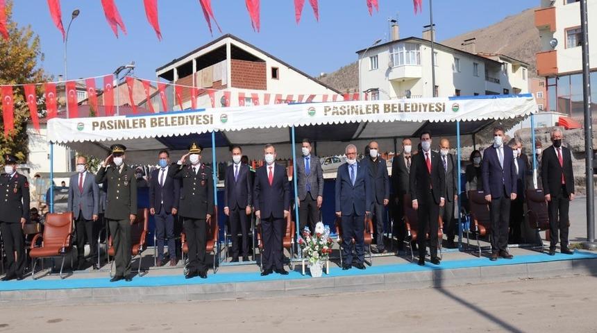 Cumhuriyetin 97. yıld&ouml;n&uuml;m&uuml; Pasinler&rsquo;de kutlandı
