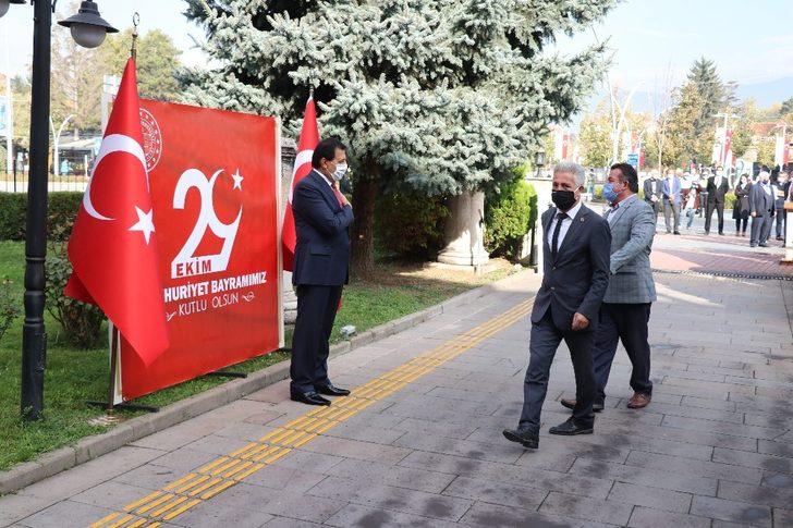 Bolu’da Cumhuriyet’in 97. Yılı kutlandı G1