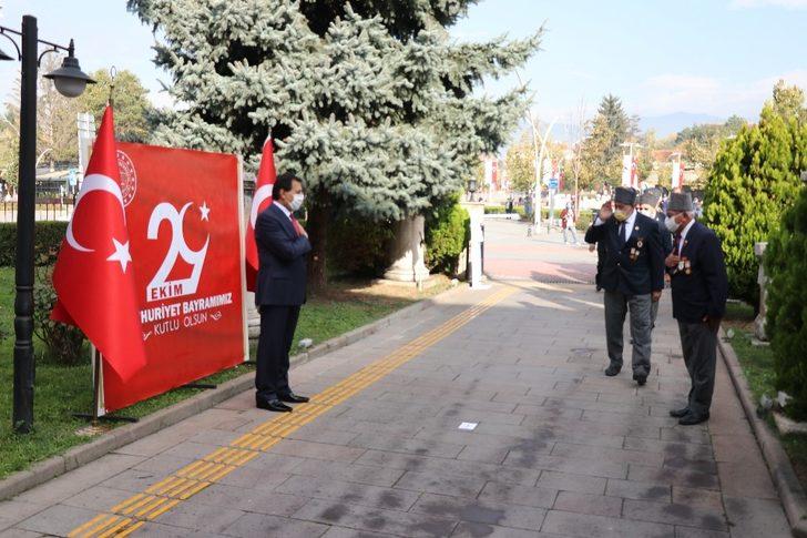 Bolu’da Cumhuriyet’in 97. Yılı kutlandı G2