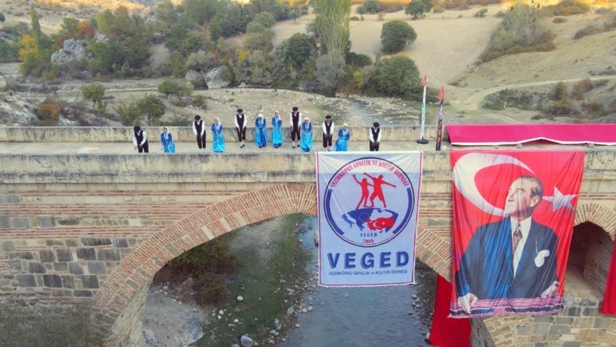 Tarihi Kurt K&ouml;pr&uuml;&rsquo;de 29 Ekim kutlaması