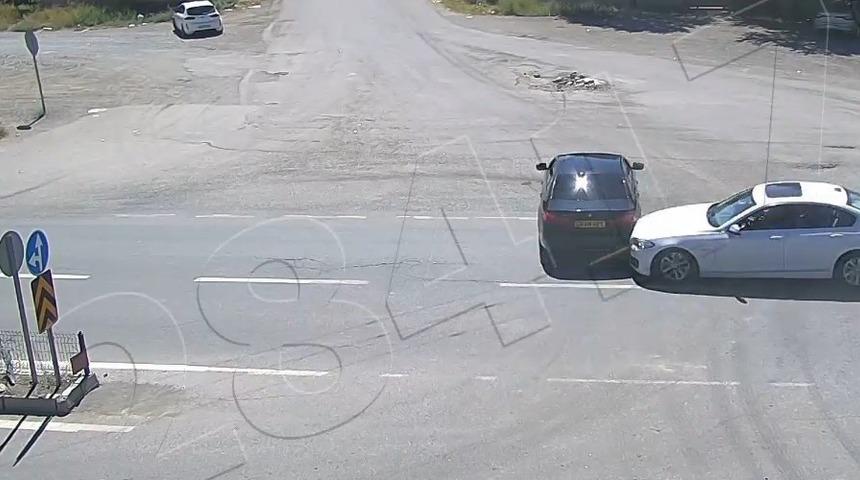 Kaza anı MOBESE kamerasına yansıdı