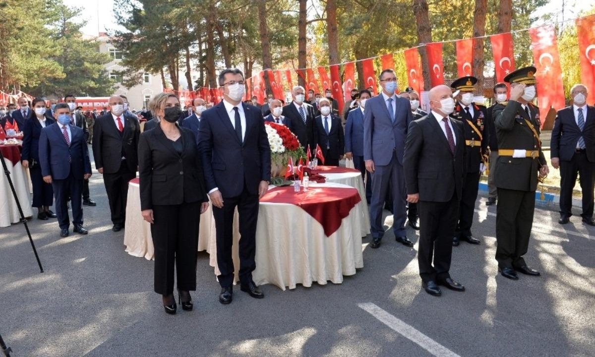 Erzurum&rsquo;da 29 Ekim Cumhuriyet Bayramı tebrikat t&ouml;reni