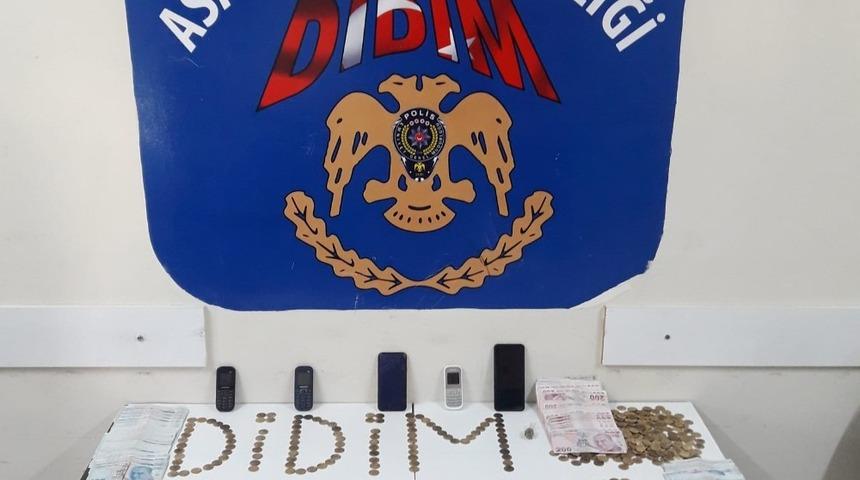 Didim&rsquo;de sahte altınlı dolandırıcılar polise takıldı