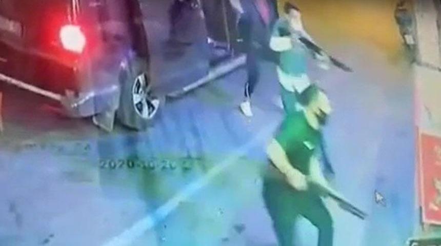 İzmir'de tekel baskını! 7 kişi sopa ve silahlarla geldiler