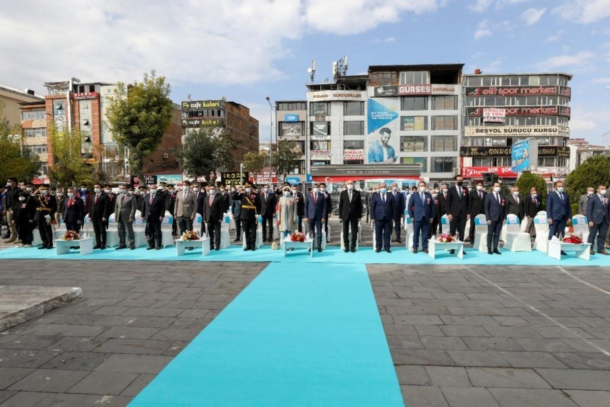 Van&rsquo;da Cumhuriyet Bayramı coşkusu