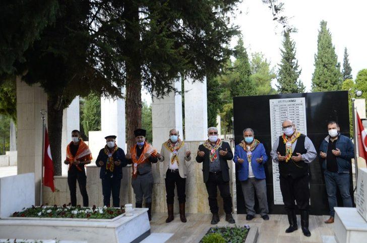 Bayramı şehitlikte kutladılar G2