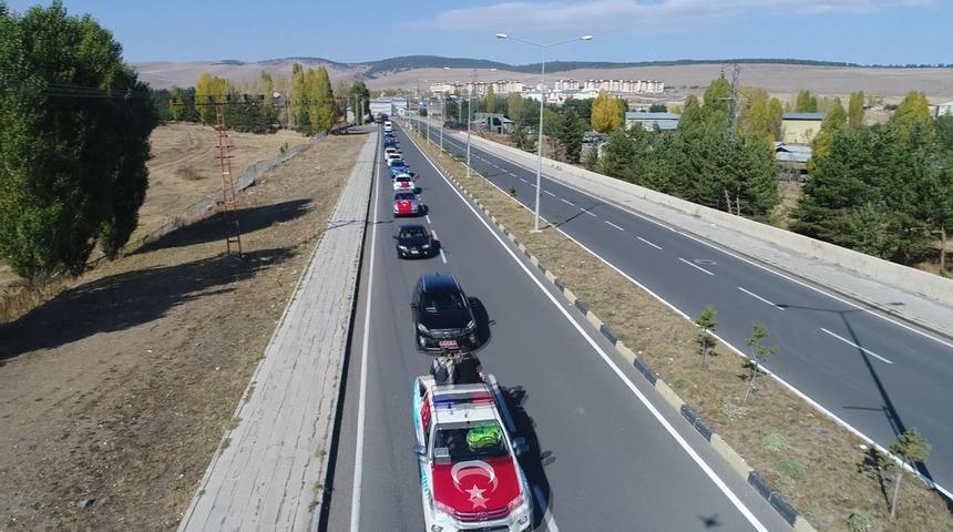 97. yıla &ouml;zel Cumhuriyet konvoyu! Caddeler b&ouml;yle renklendi