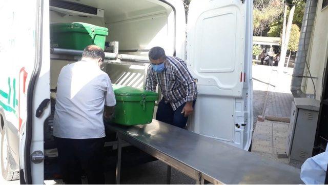 Halı balyasının altında kalan iş&ccedil;i hayatını kaybetti 1