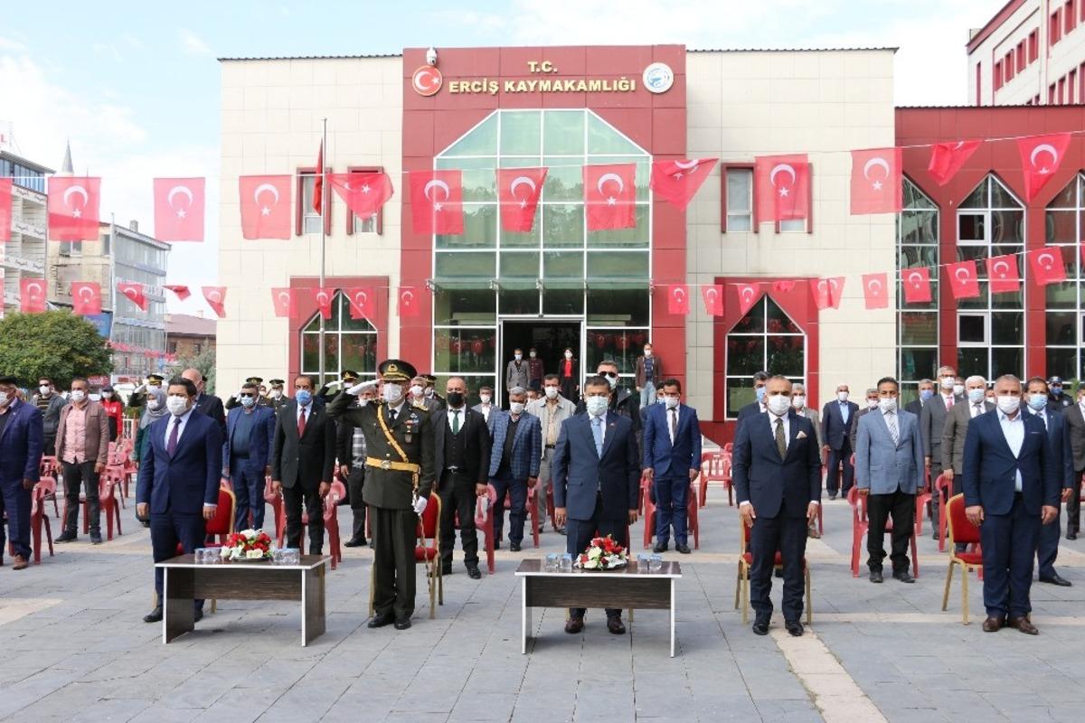 Erciş&rsquo;te Cumhuriyet Bayramı coşkusu
