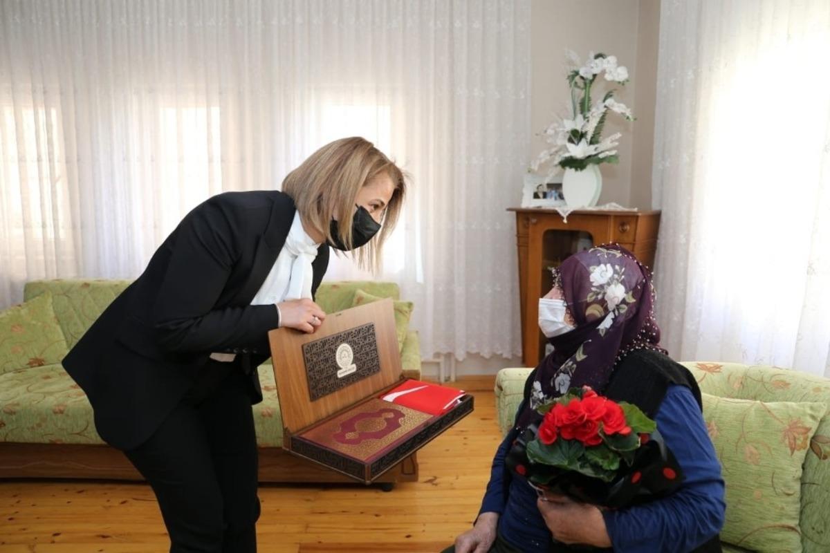 Nevşehir Valisi Becel, 1923 doğumlu &ccedil;ınarları ziyaret etti