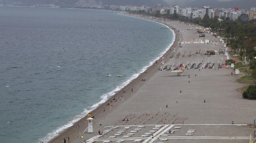 D&uuml;nyaca &uuml;nl&uuml; sahil 29 Ekim'de boş kaldı! 