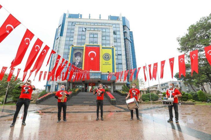 İzmir’de Cumhuriyet coşkusu her ilçeyi sardı G4