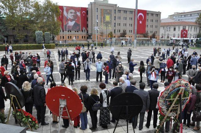 Sosyal mesafesiz bayram kutlaması tedirgin etti