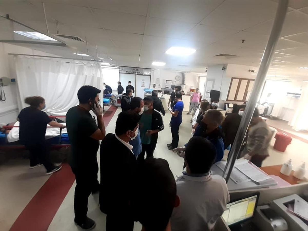 AD&Uuml; Rekt&ouml;r&uuml; Aldemir, kaza ge&ccedil;iren doktorları hastanede ziyaret etti