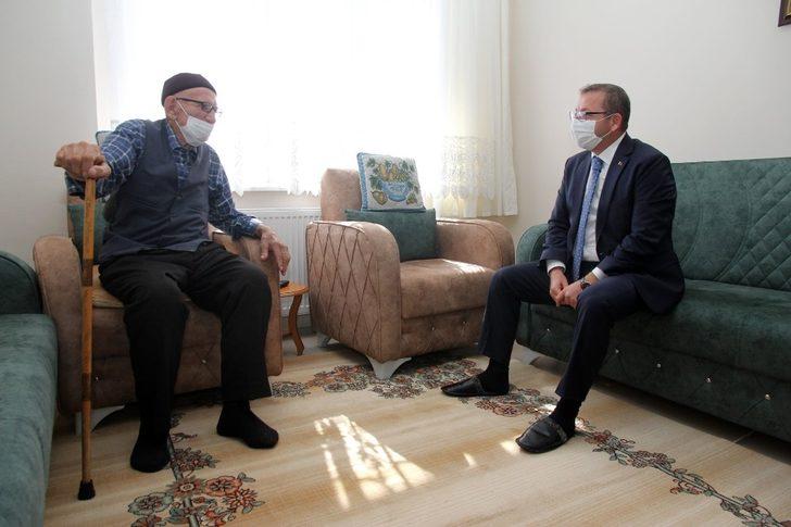 Vali Polat’tan Cumhuriyet çınarlarına ziyaret G3