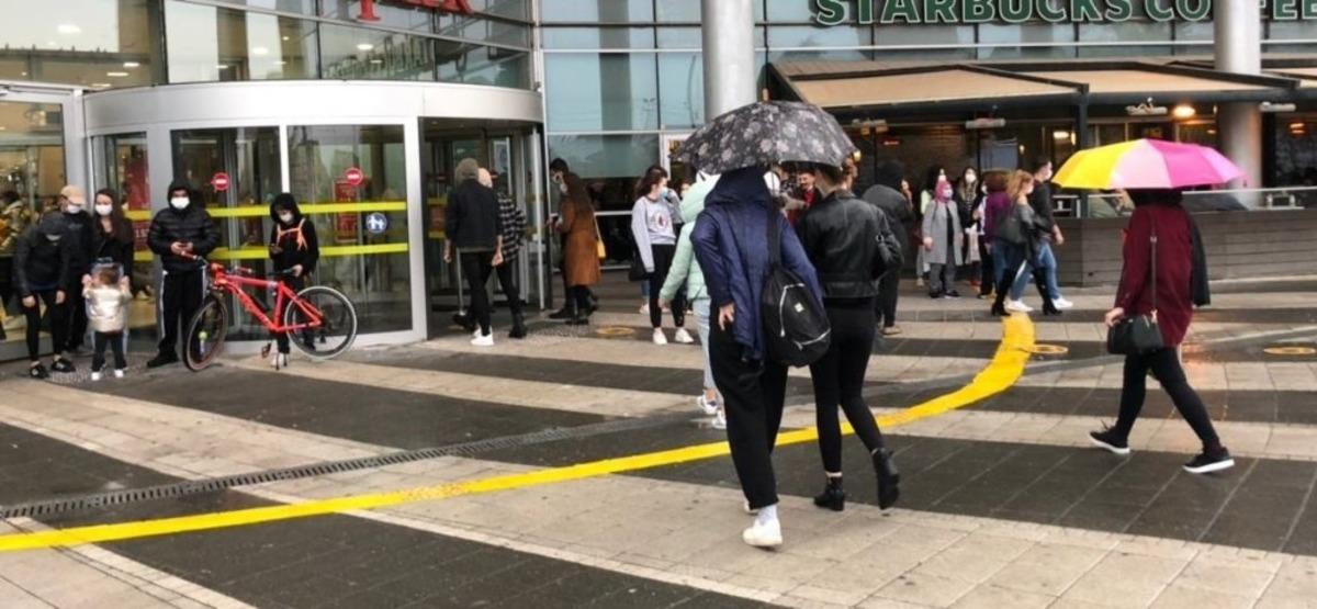 Vatandaşlar yağmura hazırlıksız yakalandı