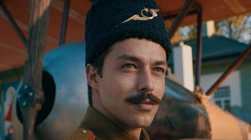 Hürkuş: Göklerdeki Kahraman filmi konusu nedir? Hürkuş: Göklerdeki Kahraman filmi oyuncuları kimlerdir? Hürkuş: Göklerdeki Kahraman filmi ne zaman çekildi? İşte Hürkuş: Göklerdeki Kahraman filmi...