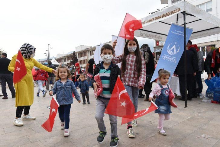 Altınordu Belediyesi, Cumhuriyet Bayramı’nda vatandaşları unutmadı G3