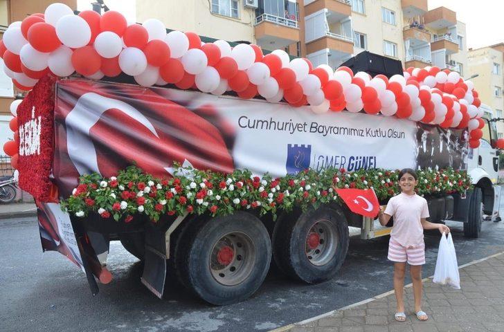 Kuşadası’ndaki Cumhuriyet coşkusu yağmur altında devam etti G1