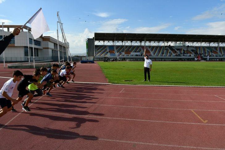 Cumhuriyet kupası atletizm yarışları yapıldı G1