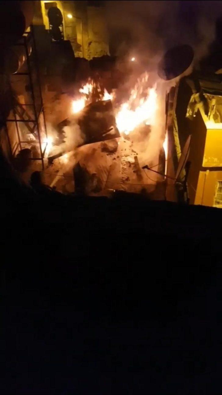 Evin odunluğunda çıkan yangın korkuttu G3