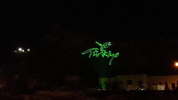 Kars’ta bayrak ve Atatürk temalı lazer gösterisi G3