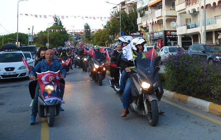 Kuşadası’nda konvoylu kutlama G2