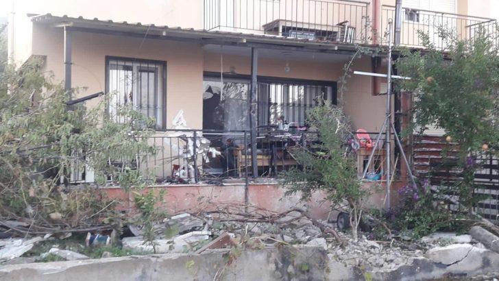 Kontrolden çıkan kamyonet evin bahçesine girdi G3