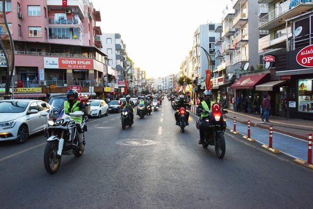 Aliağalılar cumhuriyet için sürdü