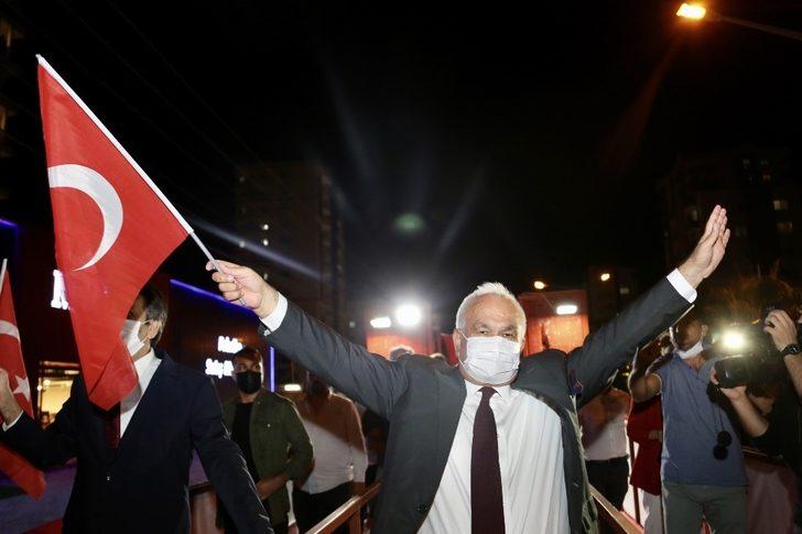 Erdemli’de iş makineleri cumhuriyet konvoyuna renk kattı G3