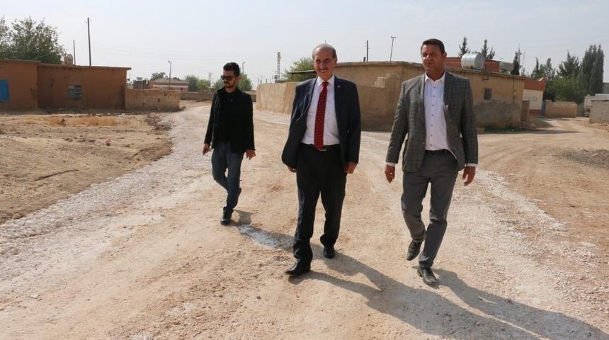 Akçakale kırsalında yol çalışmaları