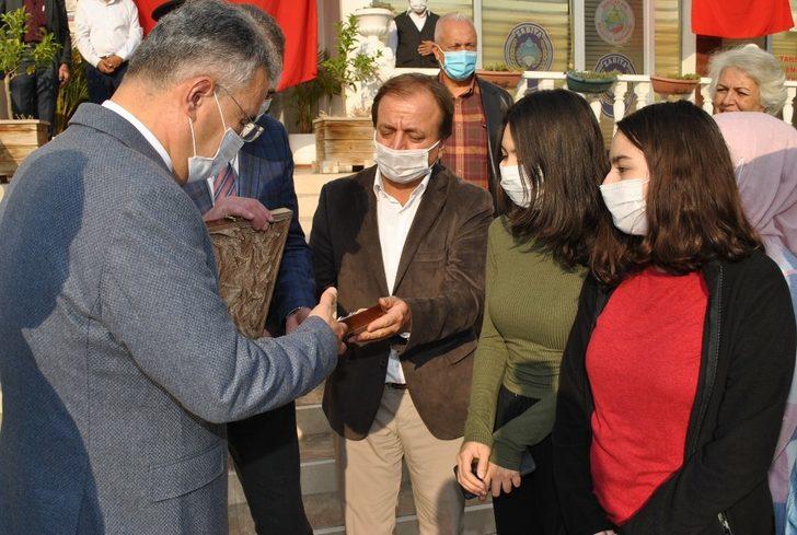 Vali Ayyıldız Düden Mağarasına hayran kaldı G3